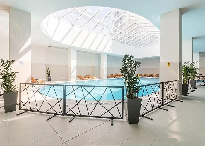 Apartment 37th Floor - Skyview Oasis - A *