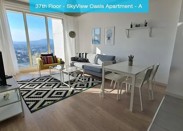 37th Floor - Skyview Oasis - A Apartment *
