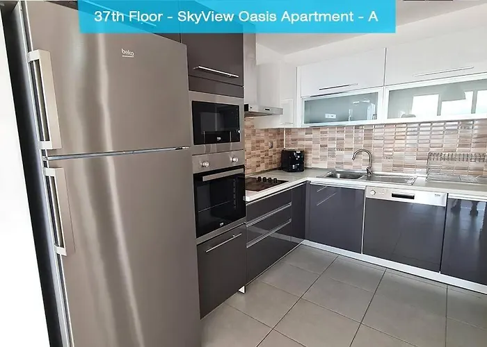 Apartment 37th Floor - Skyview Oasis - A *